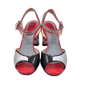 (명품) 펜디 페이던트 도트 패턴 구두 22426083