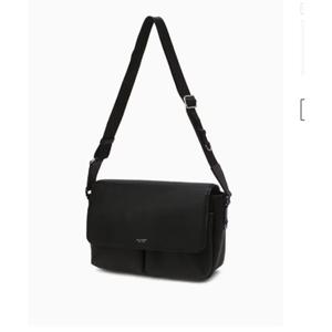 [질스튜어트 ACC] JUBA5F945BK [삭형콜라보][ROGAN] 로건 블랙 레더 플랩형 크로스