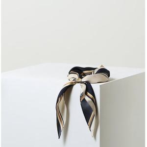 [헤지스ACC] 네이비 헤리아토 삼각링 실크 스카프 (링포함) HISC5E630N2