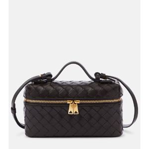 보테가베네타 Bang Bang 인트레치아토 레더 배니티 백 P00984114