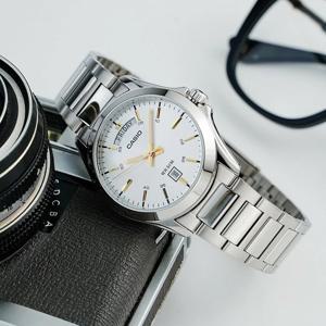 카시오 레트로 데이데이트 남자 메탈 손목시계 MTP-1370D-7A2