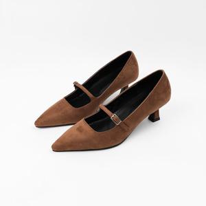 [신난다슈]여성 구두 펌프스 힐 5cm 스틸레토 메리제인 미들힐 스웨이드 NF242460S 브라운