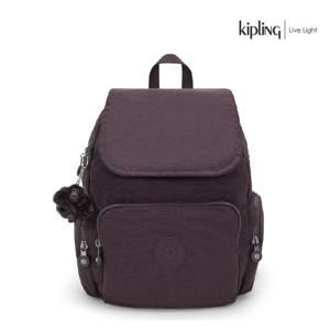 [키플링]키플링 13리터 덮개형 데일리 백팩  시티집 S  얼티메이트 플럼 KOCBA08 UTPM