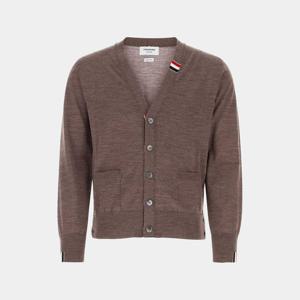 톰브라운 남성 스티치 브이넥 메리노 울 가디건 브라운 MKC489A Y1014 211