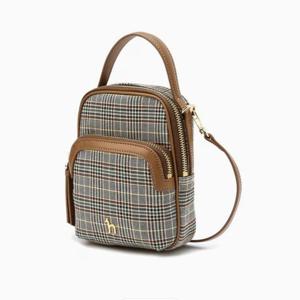[헤지스] 브라운 체크 나일론 크로스 미니백 HIWA4F431W2
