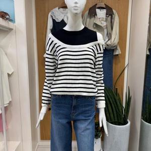 클리지 DP01 스트라이프 언발 오프숄더 니트 CP2WKT24