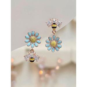 볼라레 세이브존03 볼라레 스몰 스카이꽃과 벌 언발귀걸이 AGSSS1733A