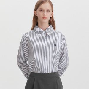 [마리끌레르] [정가89,000원] 베이직 로고 세미 오버핏 스트라이프 셔츠(MAGASH01MWH)