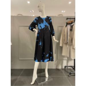 르니앤맥코이 컬러 프린트 플리츠 원피스 (MN05OP701HJY)