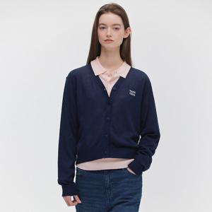 [마리끌레르] [정가89,000] 베이직 로고 브이넥 가디건(MAGAKC04MNY)