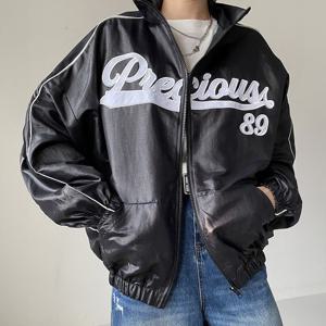 [올리비에스클로젯]프레스 레터링 레더 집업 점퍼_O2603JP003A