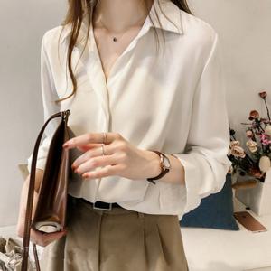 비욘드라이프 실크핏 베이직 블라우스 1006055