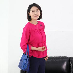 [쉬즈마담]T57488 벌자수 3단프릴 벌룬 블라우스 50대 엄마옷