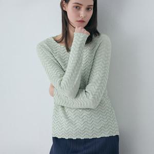 웨이브 자수 플리츠 블라우스_YK03WNPBL01