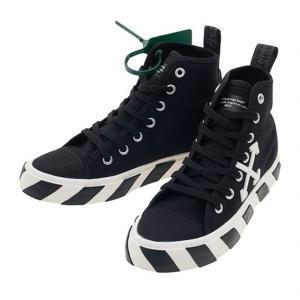 [오프화이트] 남성 하이 벌커나이즈드 컨버스 스니커 OMIA119C99