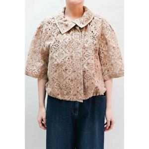 [비꼴리끄(여성)]원단 자수 하프 소매 점퍼 B242WJ2060