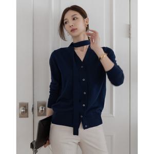 헤지스 여성 24FW 클리어런스울100% 네이비 타이 장식 브이넥 가디건 HSSW4DP71N2
