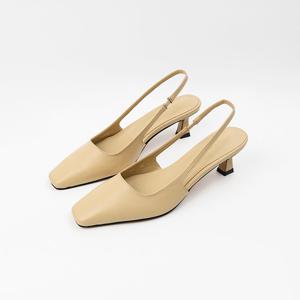 [신난다슈] 여성 슬링백힐 5cm 슬링백 구두 펌프스힐 미들힐 스퀘어토 NF251304 베이지