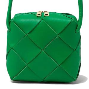 26 SS 보테가 베네타 인트레차이토 우븐 스퀘어 카메라 미니 숄더백 그린 701915 VCQC2 3722