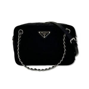 여성 프라다 나일론 퀼티드 체인 미니 숄더백 블랙 1BH910-2AS3-F0002
