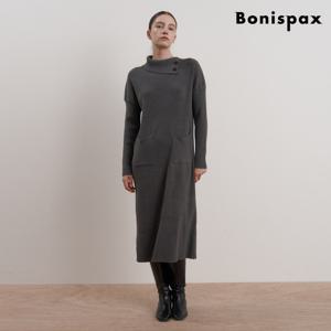 [보니스팍스(여성의류)]모던 버튼 하이넥 니트 원피스 (XP3OW006L0)