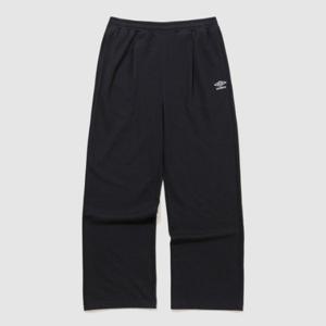 엄브로바지 VQA UQ323CFP95-BLK 에센셜 와이드 스트레이트 팬츠 BLACK