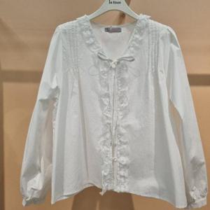 라티움 HC34 봄 프릴레이스 브이넥면블라우스 T2613bl08