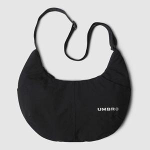 엄브로크로스백 LQC UQ223CBG53-BLK 데일리 문백 / BLACK