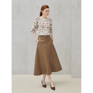 [아이잗컬렉션(피)]소프트 레더 플레어 스커트 CS2A0SK011
