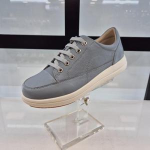 엘칸토 HC11 양가죽 여성 스니커즈 E0X5U6T1350