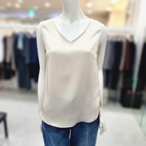 [KL]아티제브이넥블라우스 KGWBLQD910_DG