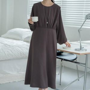 [강물처럼]아이우먼 멜로핀턱라운드원피스 RDV722M511 빅사이즈