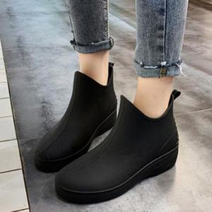 [패션] 베리슈 여성 3cm 앵클 레인부츠 장화