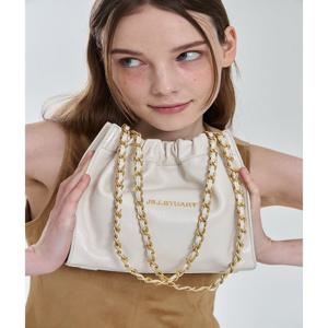 [질스튜어트핸드백]아이보리 소가죽 드로우스트링 체인숄더백 S JABA5E163 IV