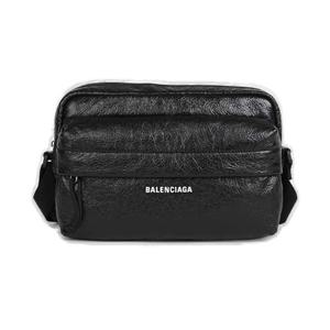 26 SS 발렌시아가 익스플로러 크로스바디 카메라백 블랙 8455921VG87