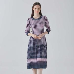 [요이츠](택가 213000원)기하학 패턴 그라데이션 플리츠 원피스_YJ03WNPOP02