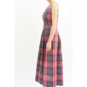 [비꼴리끄(여성)]린넨 체크 자수 민소매 원피스 B242WO2110