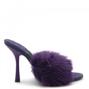 버버리 시어링 미니 슬립온 뮬 8074429