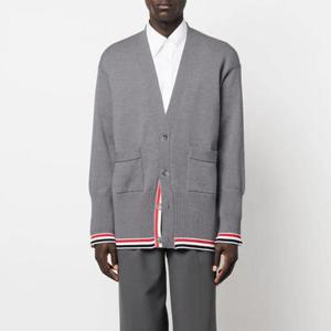 톰브라운 SS 울 이그재저레이트 박시 가디건 라이트 그레이 MKC516A Y1003 055