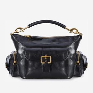 끌로에 버클 디테일 가죽 카메라백 CHC24AS533N83 001