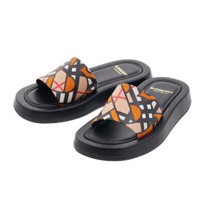 [버버리] 여성 모노그램 프린트 캔버스 슬라이드 8056188 LF SDL BUCKINGHAM TB A5086