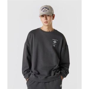 엄브로 UMBRO HBL 가먼트 다잉 그래픽 맨투맨 차콜(UQ321CFS98) UQ321CFS98_DCH0 372628