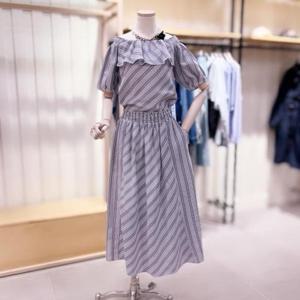 [시에로]DBSF2SHF102_스트라이프 스모킹 오프숄더 블라우스