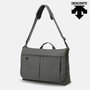 [데상트]데상트 스포츠베이직 심플 메신저백 SP323UBG77KHK0 가
