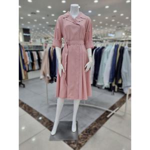 [더아이잗]브이넥 칼라 턱 디테일 원피스 IN5A0OP19721_DJ