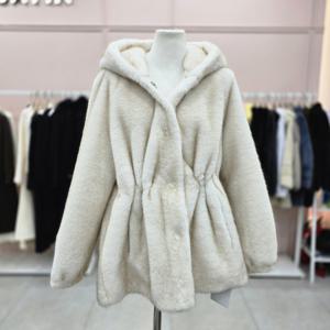 [샤틴]후드넥 페이크 퍼 스트링핏 코트S254C004A04