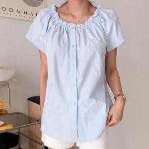 [강물처럼]아이우먼 데이오프숄더블라우스 BNS302M406 빅사이즈