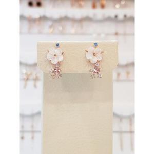 볼라레 세이브존01 생일선물 자꾸 보게 되는 자개꽃 귀볼라인 귀걸이 spe856