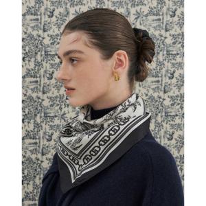 [선물포장] Toile de Jouy 블랙 사각 실크 스카프 HISC5E300BK