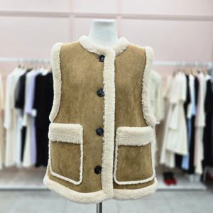 [샤틴]라인배색 페이크 무스탕 베스트S254C001A04